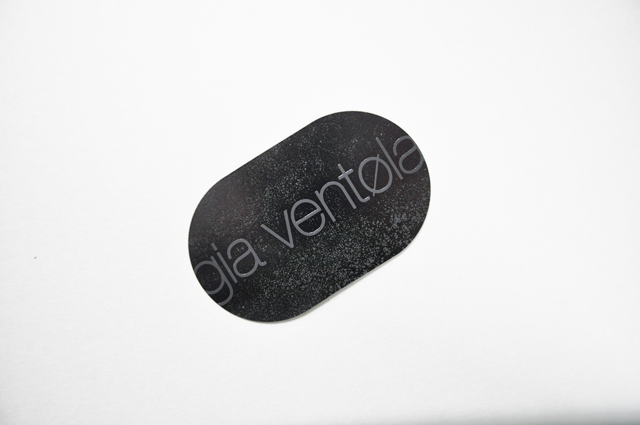 Gia Ventola Couture dark textured foil-stamped business card